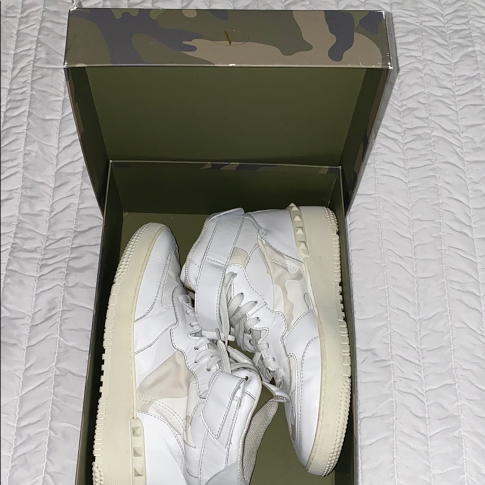 Valentino Garavani padded collar hi top sneakers - Picture 8 of 11